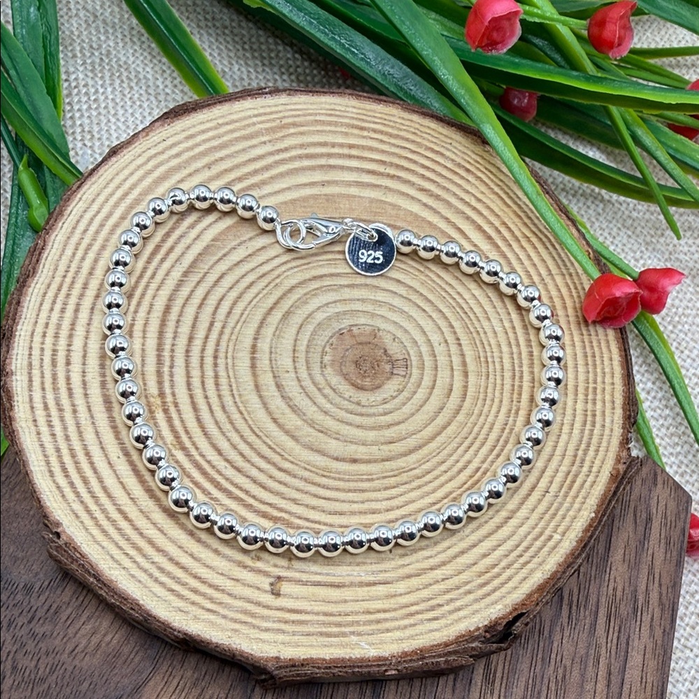 Elegant Silver Beaded Bracelet 925 18CM